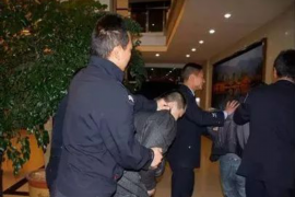 富宁讨债公司如何把握上门催款的时机